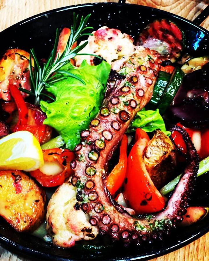 Restauracja I Noclegi Izba Rybacka W Krainie Wygaslych Wulkanow Podgorki Dış mekan fotoğraf
