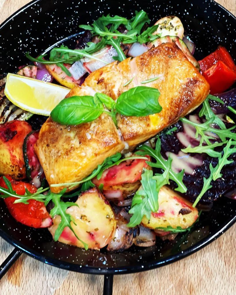 Restauracja I Noclegi Izba Rybacka W Krainie Wygaslych Wulkanow Podgorki Dış mekan fotoğraf